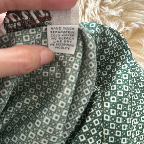 The Wilroy Traveler NY Green Patterned Button down Top - Picture 10 of 10